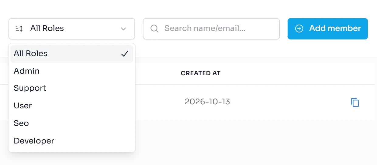 Thanh công cụ của một nhóm thành viên: ô All Roles mở danh sách vai trò Admin, Support, User, Seo, Developer; bên cạnh là ô Search name/email và nút Add member.